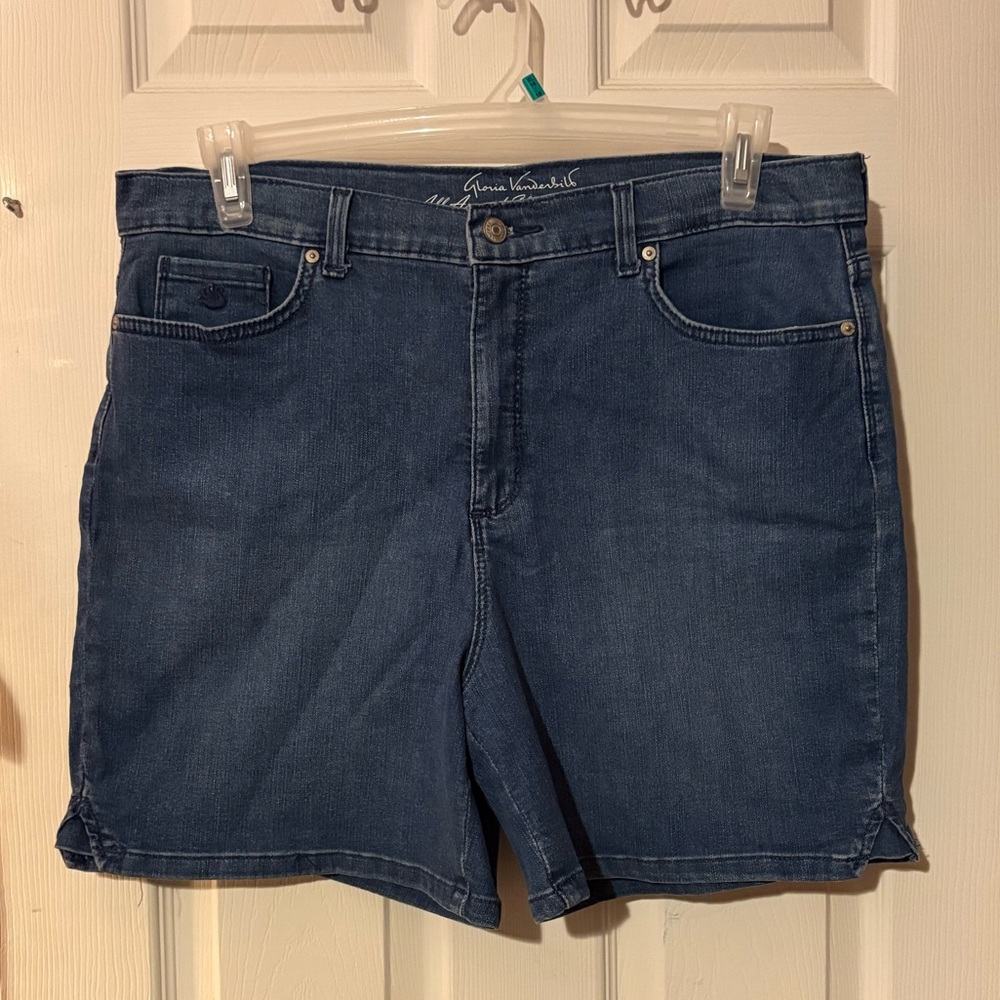 Gloria Vanderbilt Amanda Basic Denim Shorts